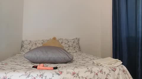 Snapshot of smalldoll7 chatting on November 26, 2025, 6:47 am Arianna online show from November 26, 2025, 6:47 am