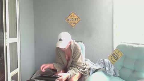 Daddy online show from October 10, 2025, 1:32 pm