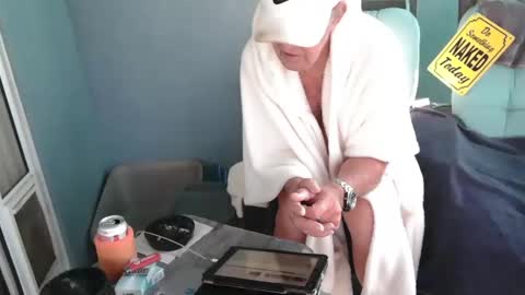 Daddy online show from December 19, 2025, 2:02 pm