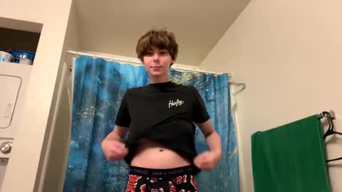 Snapshot of smalltshbigtits chatting on November 19, 2025, 9:53 am smalltshbigtits online show from November 19, 2025, 9:53 am