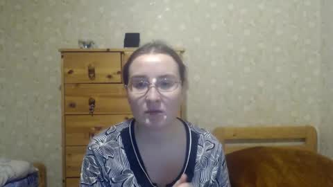 smart_rose online show from February 9, 2025, 4:40 pm