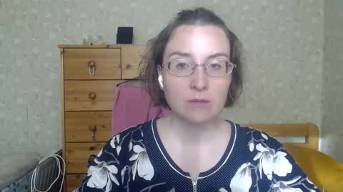 smart_rose online show from September 14, 2025, 6:12 am