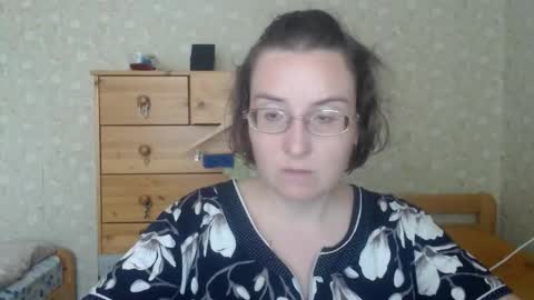 smart_rose online show from September 15, 2025, 12:16 pm