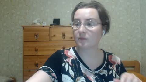 smart_rose online show from April 7, 2026, 7:25 pm