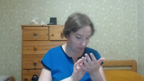 smart_rose online show from April 9, 2026, 6:24 pm