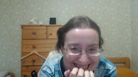 smart_rose online show from April 18, 2026, 3:38 pm