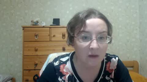 smart_rose online show from April 18, 2026, 9:04 pm