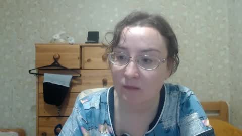 smart_rose online show from April 19, 2026, 4:28 pm