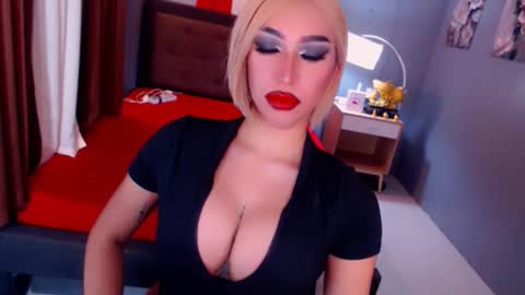 Snapshot of smasherqueen chatting on May 6, 2026, 12:32 pm smasherqueen online show from May 6, 2026, 12:32 pm