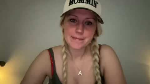 smexxii93 online show from February 10, 2026, 4:27 am