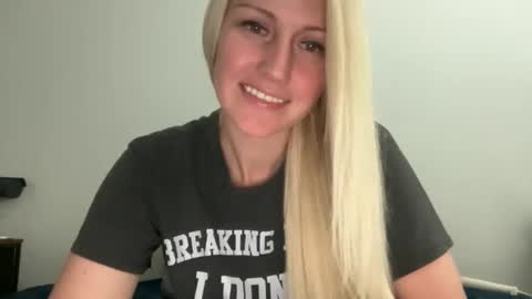smexxii93 online show from May 7, 2026, 6:46 pm