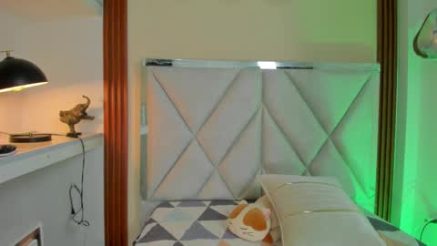 smile__1 online show from March 8, 2025, 8:11 am