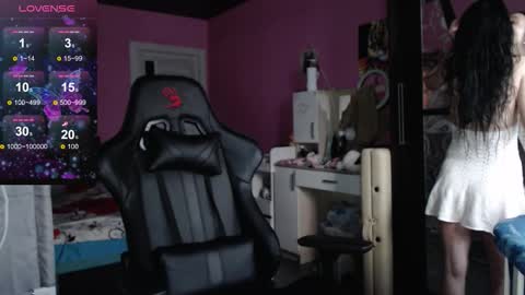 Snapshot of smile_cute_fox chatting on October 18, 2025, 9:10 am smile_cute_fox online show from October 18, 2025, 9:10 am