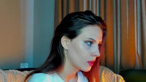 Bella online show from September 15, 2025, 9:09 am