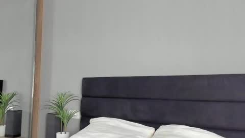 Bella online show from October 25, 2025, 9:39 am