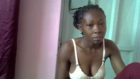 smiley 2025 online show from October 21, 2025, 8:15 am