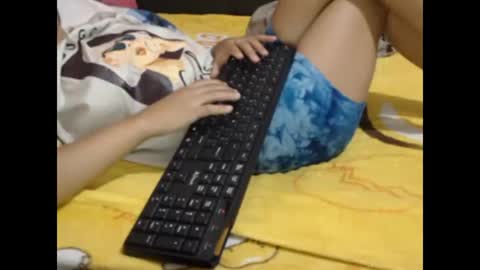 Snapshot of smilingbutt chatting on October 8, 2025, 2:47 pm smilingbutt online show from October 8, 2025, 2:47 pm