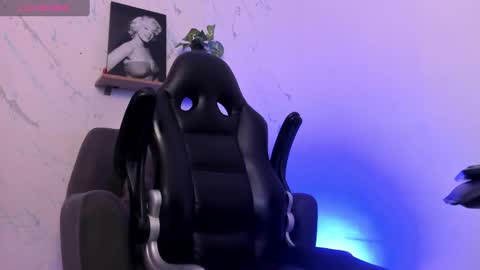 SMIT  online show from February 16, 2025, 8:33 pm