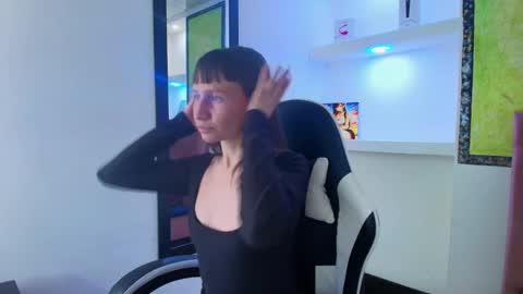 smith online show from November 18, 2025, 3:45 am