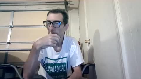 smoke-4-me online show from October 7, 2025, 1:52 pm