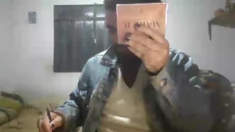Snapshot of smokers_lounge chatting on June 14, 2026, 8:33 pm smokers_lounge online show from June 14, 2026, 8:33 pm