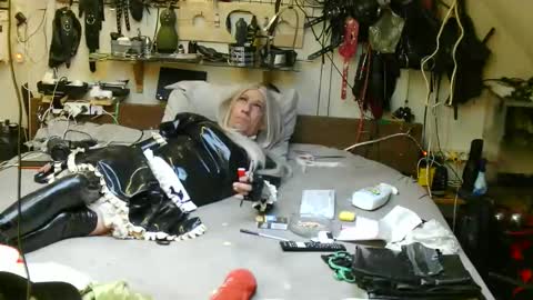 smokeslut365 online show from February 5, 2026, 5:12 am