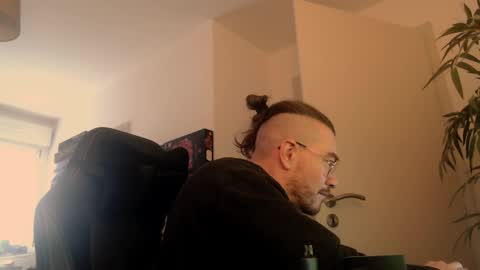 AllDayIDream online show from February 7, 2025, 9:37 am