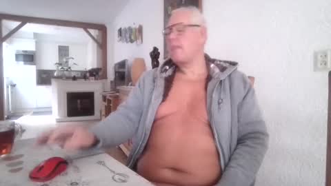 smoothy5460 online show from December 4, 2024, 8:45 am