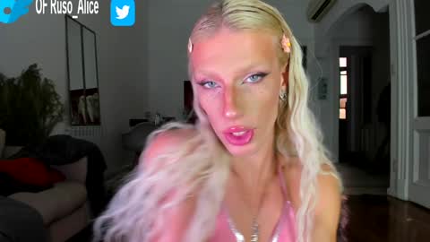 Snapshot of sn0wcat chatting on February 8, 2025, 11:13 pm online show from February 8, 2025, 11:13 pm