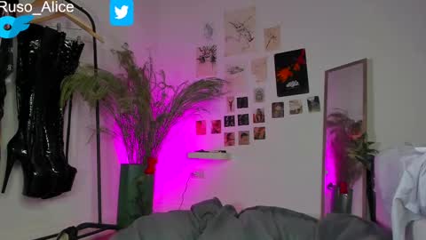 Snapshot of sn0wcat chatting on March 3, 2025, 4:58 am online show from March 3, 2025, 4:58 am