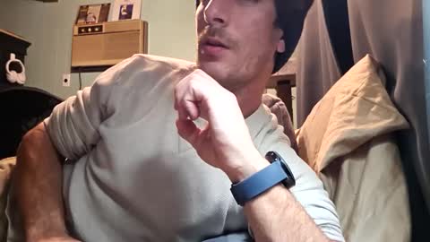 Snackyyyy online show from April 14, 2026, 12:49 am