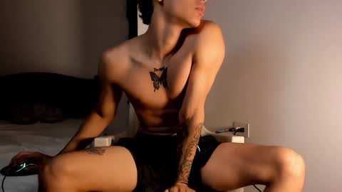 snakebutterfly online show from January 4, 2025, 7:13 am