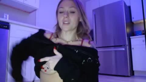 sneakyalicek online show from February 24, 2026, 6:06 pm