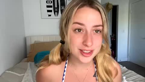 Sneaky Sadie online show from February 28, 2025, 6:31 pm