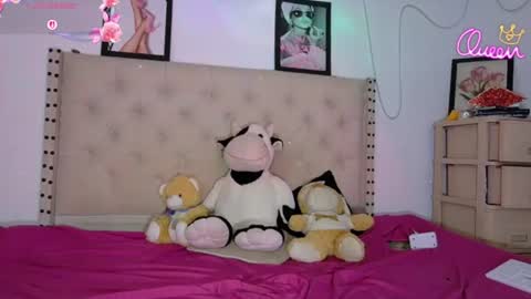 Snapshot of sneakyy_fantasy chatting on June 14, 2026, 9:00 am Hellen online show from June 14, 2026, 9:00 am