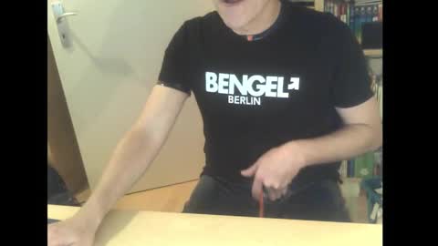 sneaxfreund online show from January 26, 2025, 3:06 am