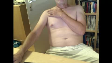 Snapshot of sneaxfreund chatting on June 24, 2026, 12:31 am sneaxfreund online show from June 24, 2026, 12:31 am