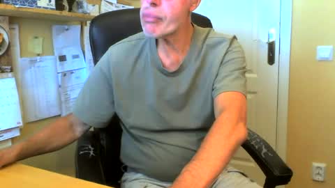Snapshot of snickarn335731 chatting on July 27, 2026, 9:49 am snickarn335731 online show from July 27, 2026, 9:49 am