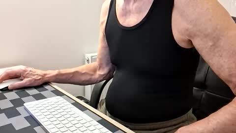 snootyagain online show from April 27, 2026, 8:40 pm