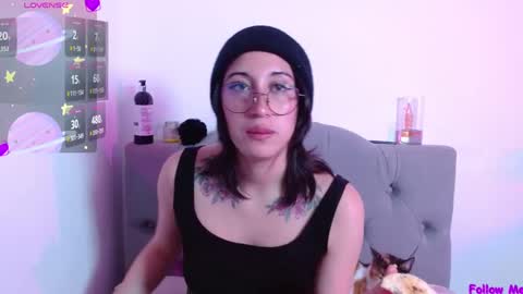 IG     OF red moonn online show from January 25, 2025, 2:25 pm