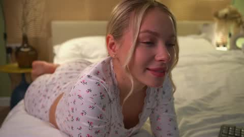 Candice Snow online show from December 6, 2024, 11:54 am