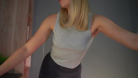 Candice Snow online show from February 3, 2025, 10:36 am