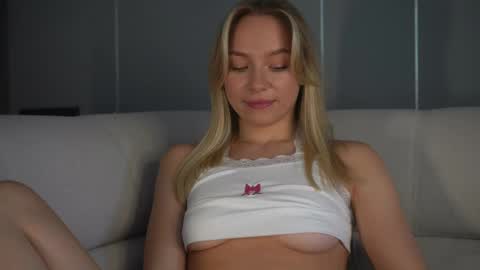 Candice Snow online show from February 11, 2025, 10:26 am