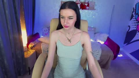 snow_whiteeex online show from January 7, 2025, 10:54 am