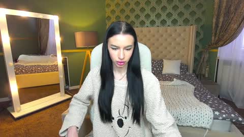 snow_whiteeex online show from January 12, 2025, 6:49 am