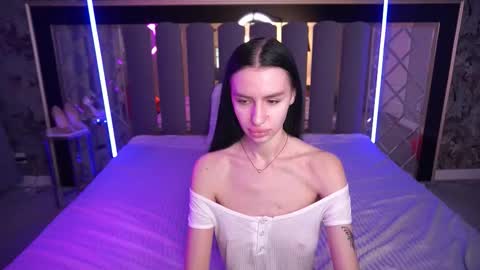 snow_whiteeex online show from March 2, 2026, 7:15 am