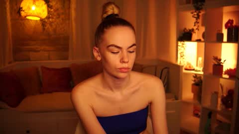 Hanna online show from December 9, 2024, 1:45 pm