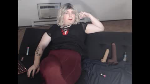 SnowBunnyTessa online show from December 3, 2024, 2:36 am