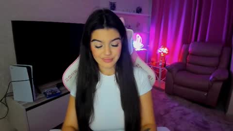 snowingwinter online show from September 11, 2025, 3:28 am