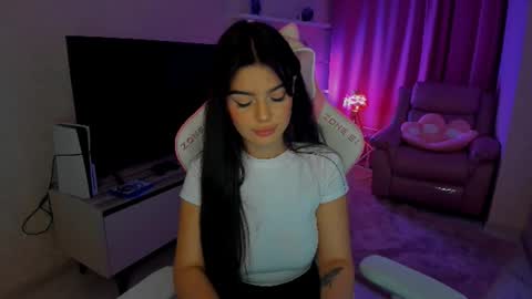 snowingwinter online show from September 26, 2025, 9:19 pm